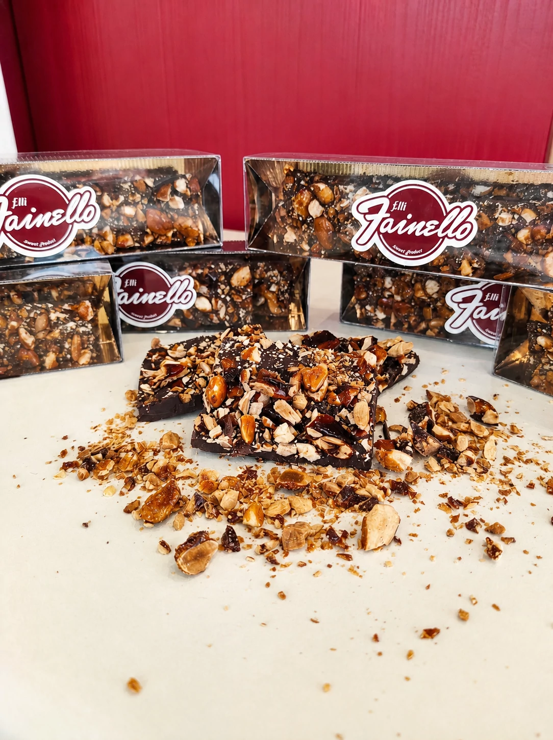 Dolce Fainello al cioccolato e frutta secca, con confezioni brandizzate